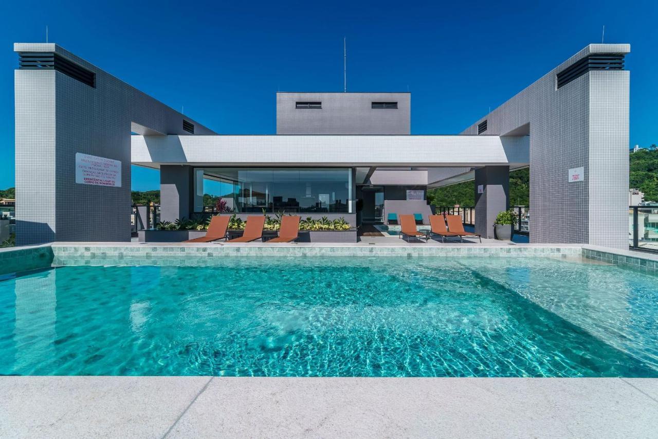Adra 106 - Apartamento No Centro De Bombinhas - Rooftop Com Piscina E Academia - A Poucos Metros Da Praia - 外观 照片